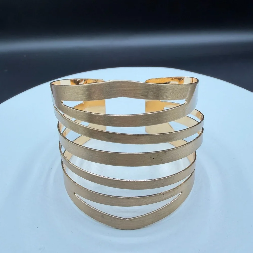 N/A bold gold